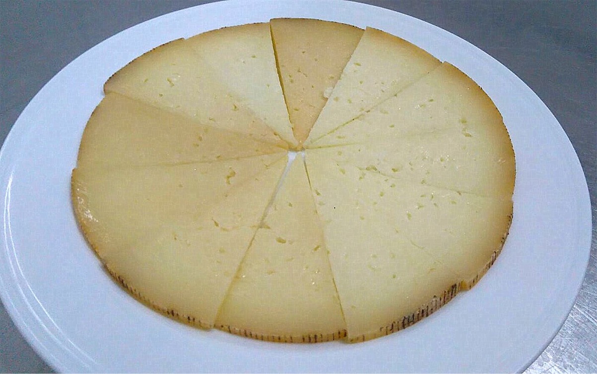 Сыр в оливковом масле